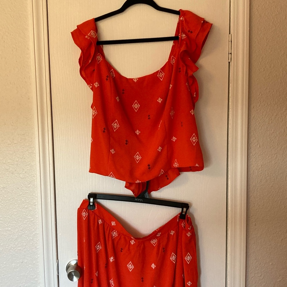 Colorful 2-piece set. Top and skirt.